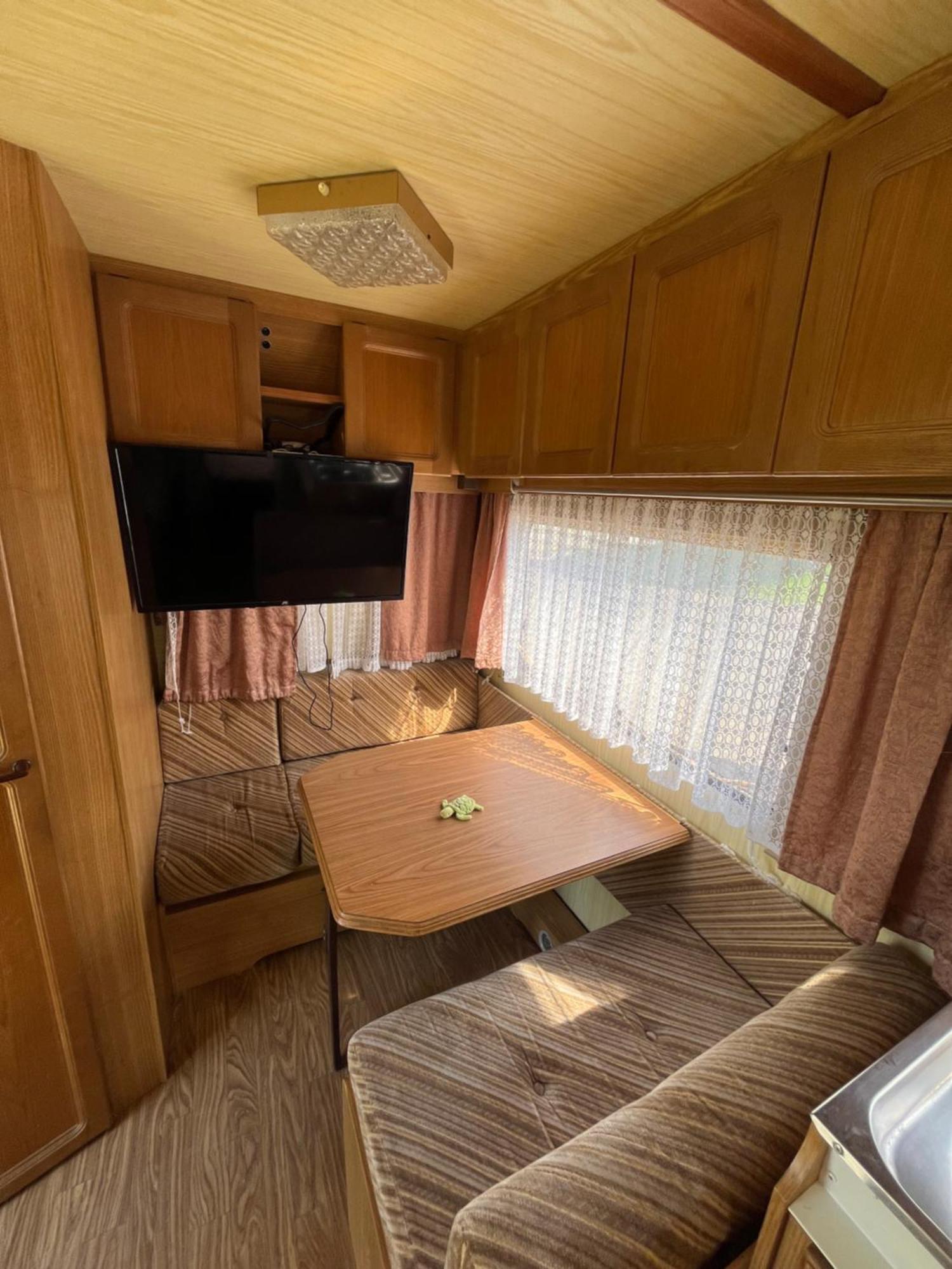 Karavan Tachov  Esterno foto